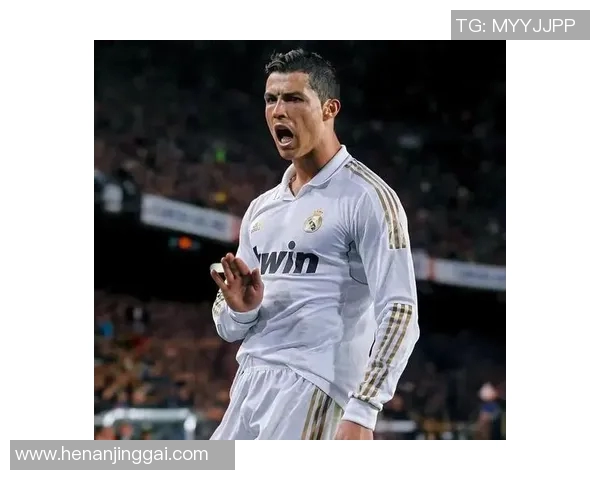 模仿足球明星球技的技巧与训练方法分享，让你在球场上也能闪耀光芒