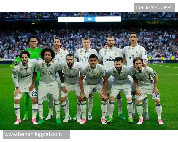 超越荣耀的拼搏精神足球明星如何展现超级敬业的职业态度